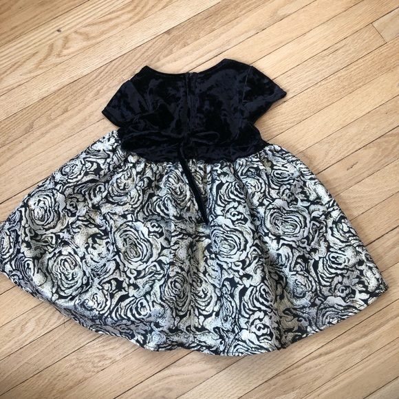 Fancy girls dress - Picture 2 of 4